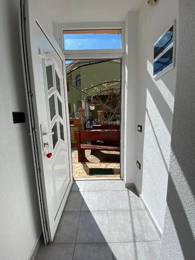 Studio Apartment Elsa Galižana